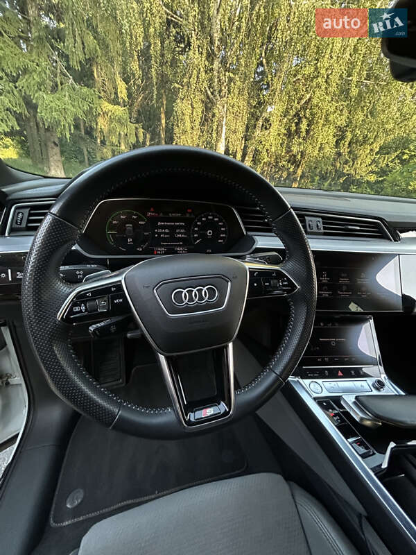 Внедорожник / Кроссовер Audi e-tron Sportback 2020 в Днепре фото 29 Внедорожник / Кроссовер Audi e-tron Sportback 2020 в Днепре
