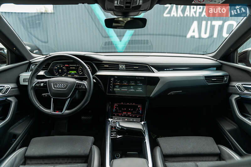 Позашляховик / Кросовер Audi e-tron Sportback 2022 в Мукачевому