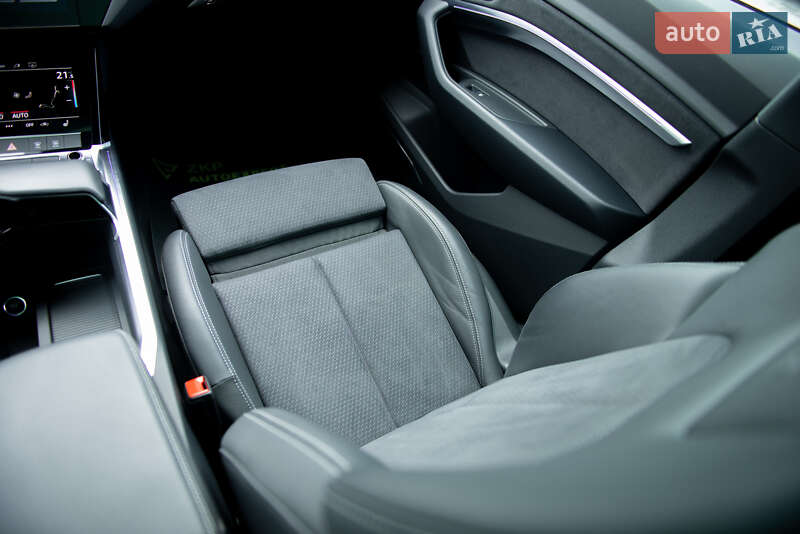 Позашляховик / Кросовер Audi e-tron Sportback 2022 в Мукачевому