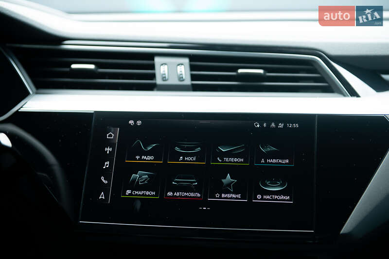 Позашляховик / Кросовер Audi e-tron Sportback 2022 в Мукачевому