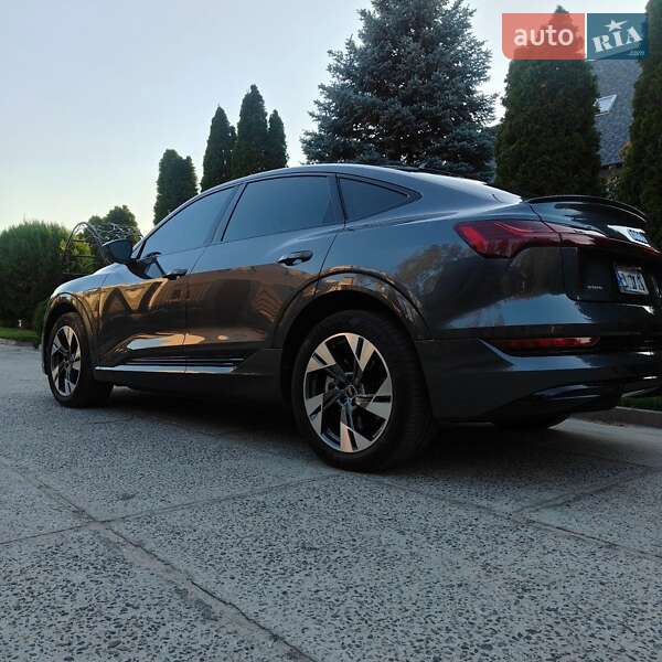 Позашляховик / Кросовер Audi e-tron Sportback 2021 в Дніпрі фото 2 Позашляховик / Кросовер Audi e-tron Sportback 2021 в Дніпрі