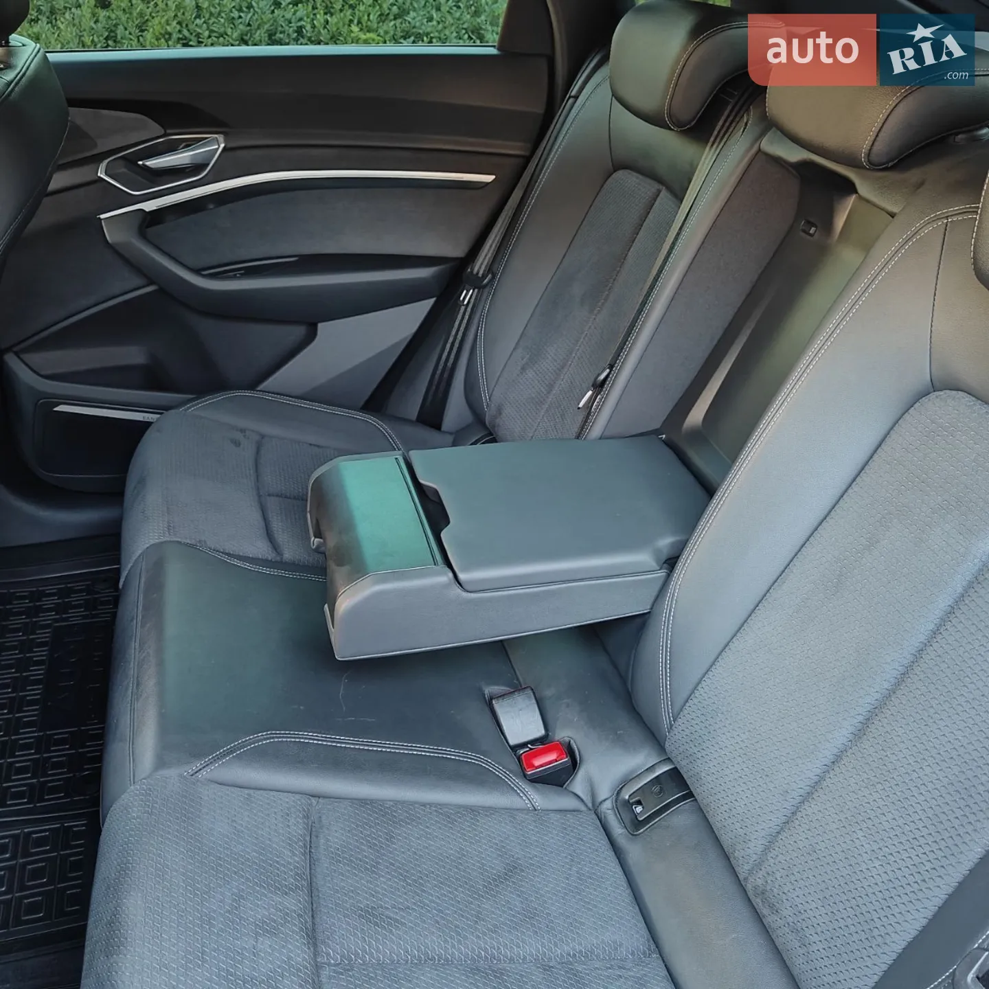 2021 Audi e-tron Sportback - мініатюра 21