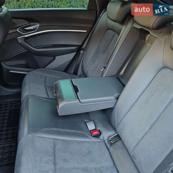 Позашляховик / Кросовер Audi e-tron Sportback 2021 в Дніпрі фото 21 Позашляховик / Кросовер Audi e-tron Sportback 2021 в Дніпрі