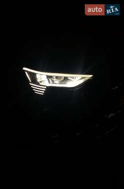 Позашляховик / Кросовер Audi e-tron Sportback 2021 в Києві