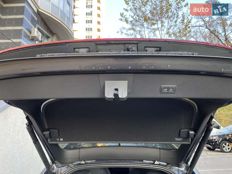 Позашляховик / Кросовер Audi e-tron Sportback 2020 в Києві