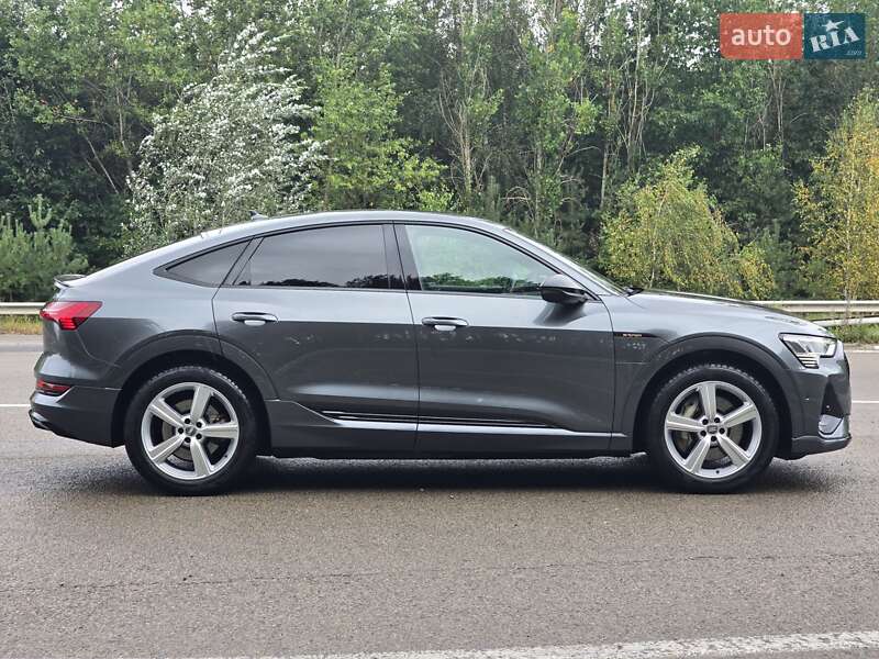 Позашляховик / Кросовер Audi e-tron Sportback 2020 в Ковелі