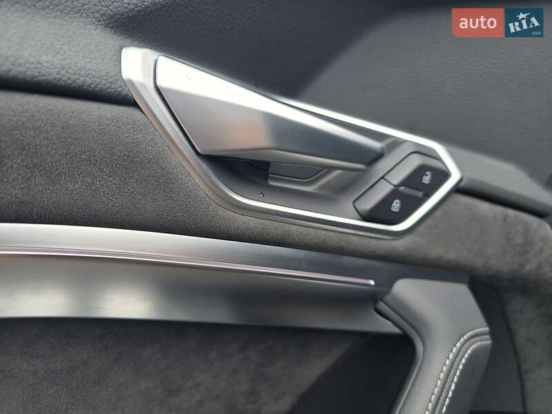 Позашляховик / Кросовер Audi e-tron Sportback 2020 в Ковелі