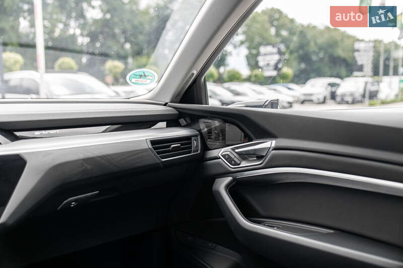 Внедорожник / Кроссовер Audi e-tron Sportback 2022 в Львове