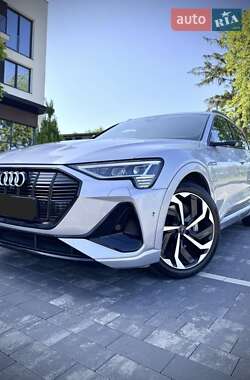 Позашляховик / Кросовер Audi e-tron Sportback 2020 в Ужгороді