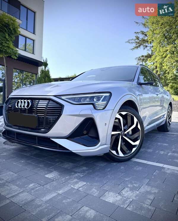 Позашляховик / Кросовер Audi e-tron Sportback 2020 в Ужгороді