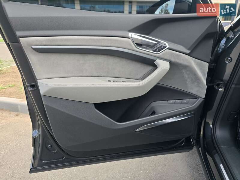 Позашляховик / Кросовер Audi e-tron Sportback 2020 в Дніпрі