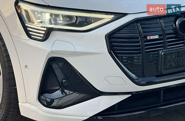 Внедорожник / Кроссовер Audi e-tron Sportback 2022 в 