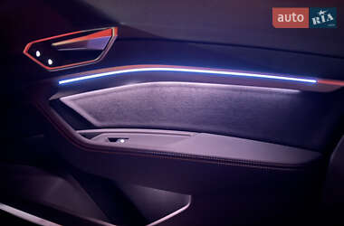 Внедорожник / Кроссовер Audi e-tron Sportback 2022 в 