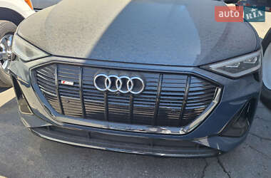 Позашляховик / Кросовер Audi e-tron Sportback 2023 в Ужгороді
