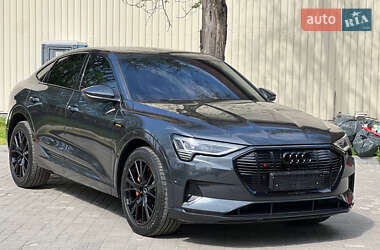 Позашляховик / Кросовер Audi e-tron Sportback 2022 в Дніпрі