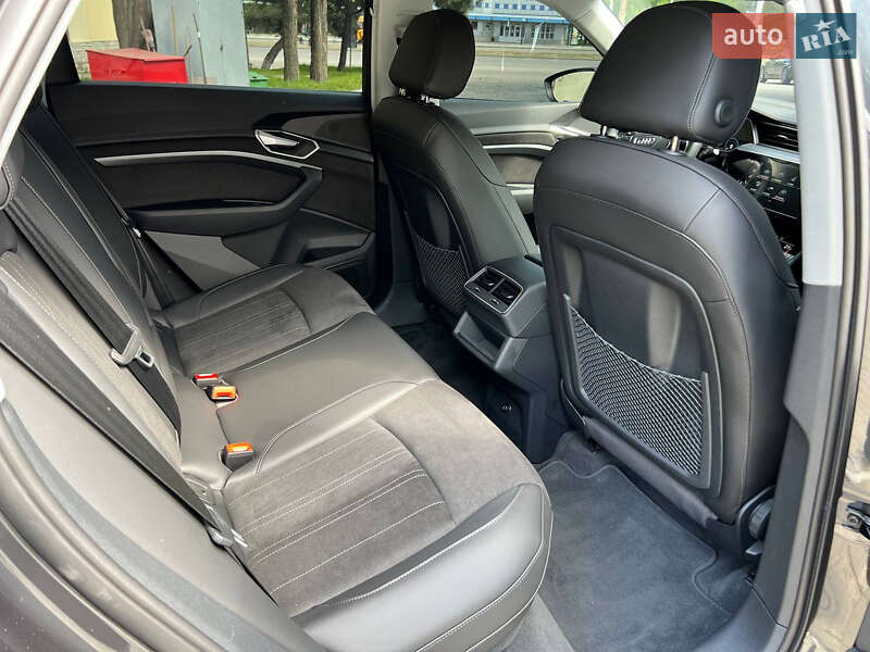 Внедорожник / Кроссовер Audi e-tron Sportback 2022 в Днепре