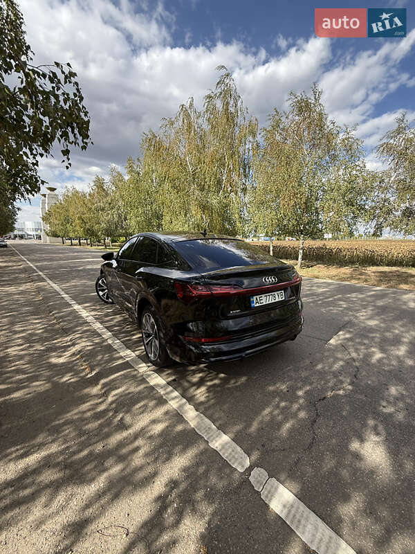 Позашляховик / Кросовер Audi e-tron Sportback 2020 в Дніпрі