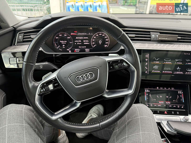 Позашляховик / Кросовер Audi e-tron Sportback 2020 в Дніпрі