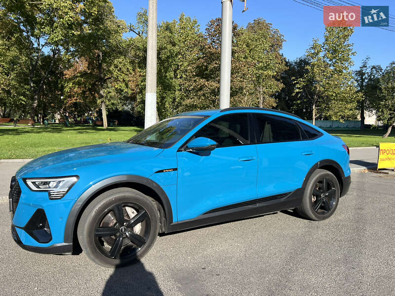 Позашляховик / Кросовер Audi e-tron Sportback 2021 в Харкові