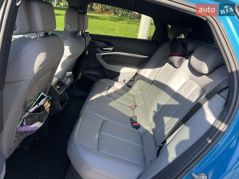 Позашляховик / Кросовер Audi e-tron Sportback 2021 в Харкові