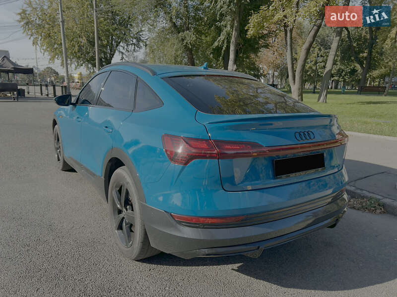 Позашляховик / Кросовер Audi e-tron Sportback 2021 в Харкові