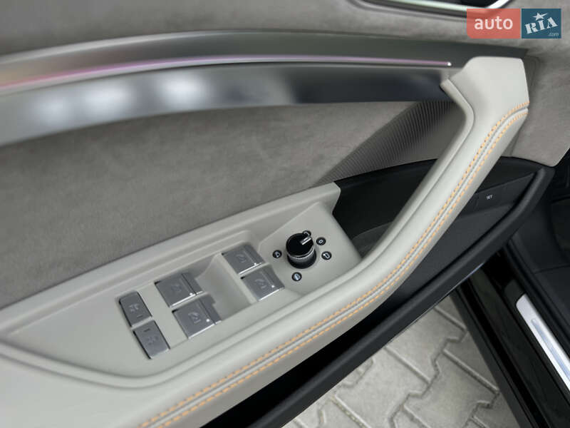 Позашляховик / Кросовер Audi e-tron Sportback 2021 в Мукачевому