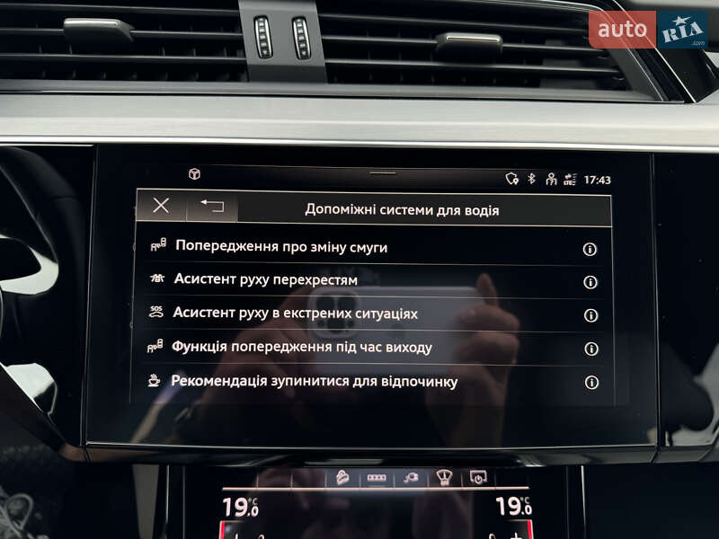 Позашляховик / Кросовер Audi e-tron Sportback 2021 в Мукачевому