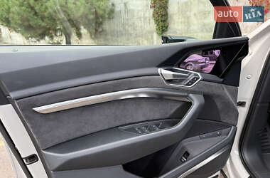 Внедорожник / Кроссовер Audi e-tron Sportback 2021 в 