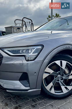 Внедорожник / Кроссовер Audi e-tron Sportback 2020 в 