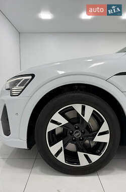 Внедорожник / Кроссовер Audi e-tron Sportback 2022 в 