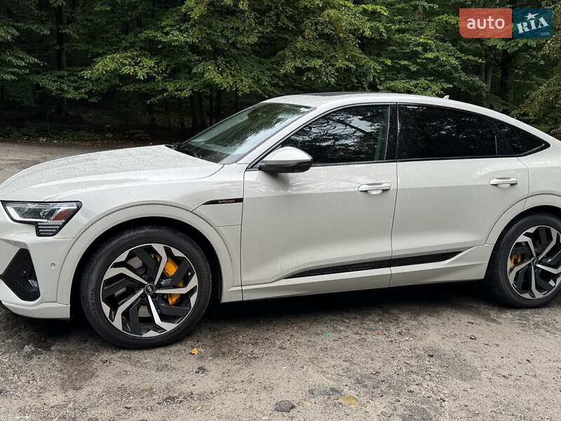 Внедорожник / Кроссовер Audi e-tron Sportback 2022 в Львове