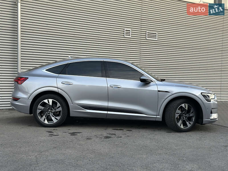 Внедорожник / Кроссовер Audi e-tron Sportback 2021 в Ровно