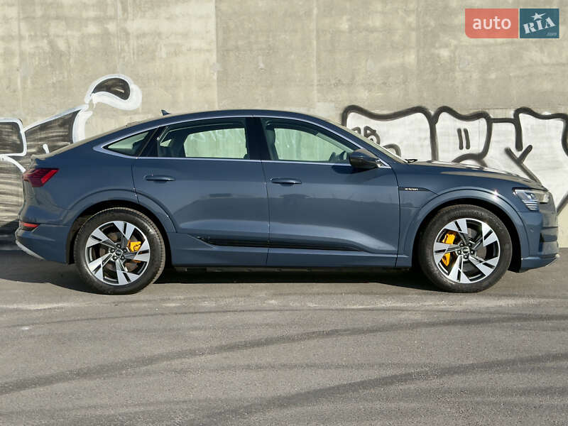 Внедорожник / Кроссовер Audi e-tron Sportback 2021 в Львове