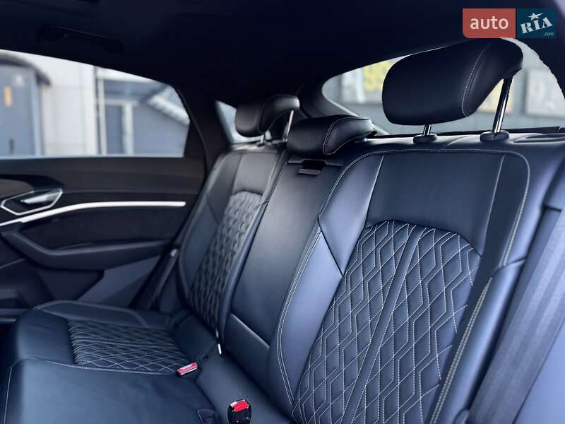 Внедорожник / Кроссовер Audi e-tron Sportback 2020 в Киеве фото 65 Внедорожник / Кроссовер Audi e-tron Sportback 2020 в Киеве