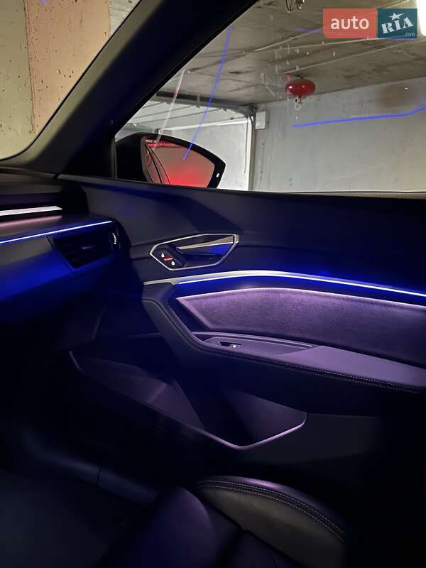 Позашляховик / Кросовер Audi e-tron Sportback 2020 в Львові фото 25 Позашляховик / Кросовер Audi e-tron Sportback 2020 в Львові