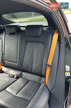 Позашляховик / Кросовер Audi e-tron Sportback 2022 в 