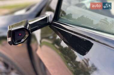 Позашляховик / Кросовер Audi e-tron Sportback 2022 в 