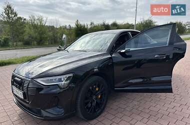 Позашляховик / Кросовер Audi e-tron Sportback 2022 в 