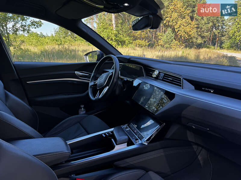 Позашляховик / Кросовер Audi e-tron Sportback 2021 в Києві фото 17 Позашляховик / Кросовер Audi e-tron Sportback 2021 в Києві
