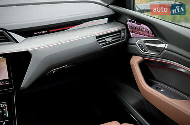Внедорожник / Кроссовер Audi e-tron Sportback 2022 в 