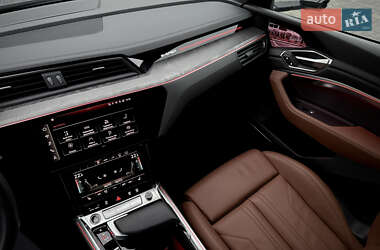 Внедорожник / Кроссовер Audi e-tron Sportback 2022 в 
