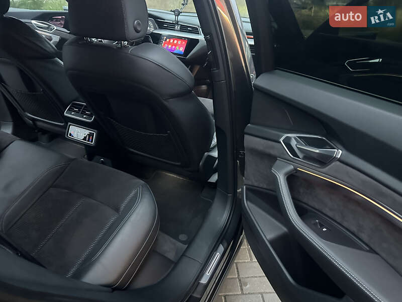 Позашляховик / Кросовер Audi e-tron Sportback 2020 в Хмельницькому фото 44 Позашляховик / Кросовер Audi e-tron Sportback 2020 в Хмельницькому