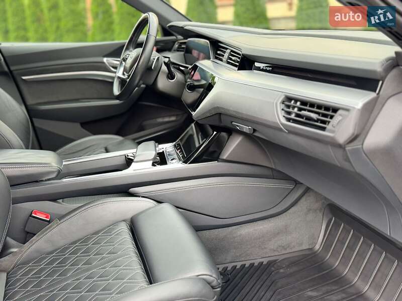 Внедорожник / Кроссовер Audi e-tron Sportback 2021 в Днепре