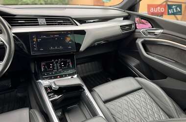 Внедорожник / Кроссовер Audi e-tron Sportback 2021 в 