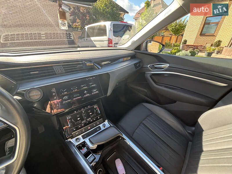 Внедорожник / Кроссовер Audi e-tron Sportback 2021 в Киеве