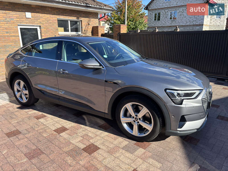 Внедорожник / Кроссовер Audi e-tron Sportback 2021 в Киеве