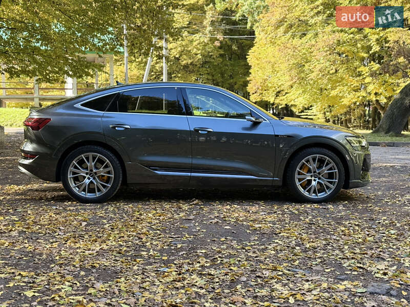 Позашляховик / Кросовер Audi e-tron Sportback 2020 в Львові