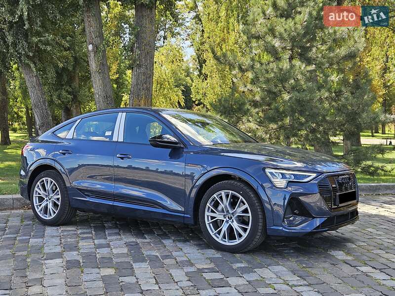 Внедорожник / Кроссовер Audi e-tron Sportback 2022 в Киеве фото 36 Внедорожник / Кроссовер Audi e-tron Sportback 2022 в Киеве