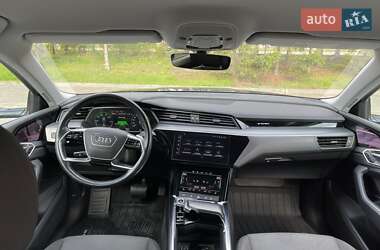 Позашляховик / Кросовер Audi e-tron Sportback 2020 в 