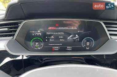 Позашляховик / Кросовер Audi e-tron Sportback 2020 в 